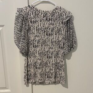 Simply Vera Vera Wang Black and Cream Blouse
